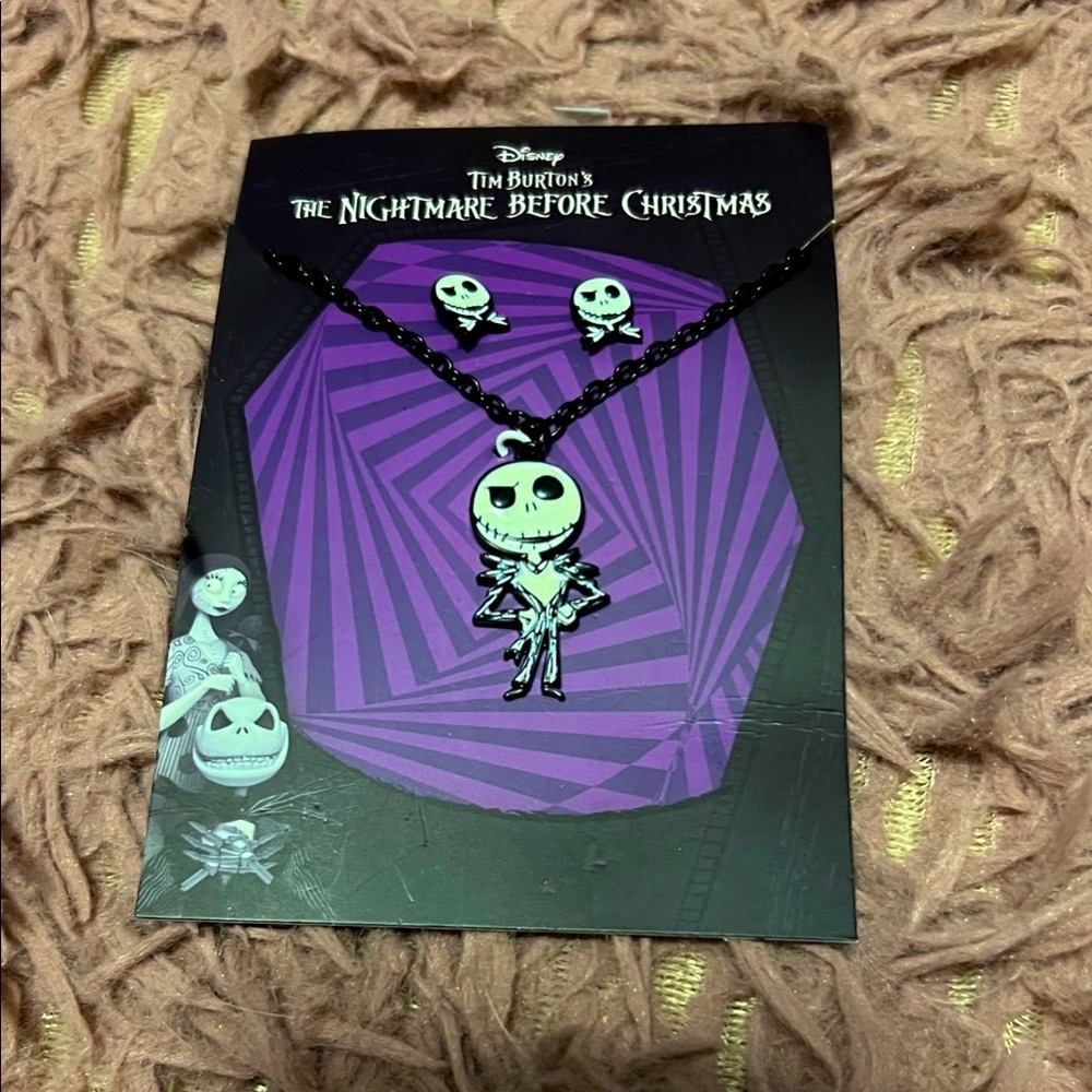 NWT Disney Tim Burton’s the nightmare before Christmas necklace and earrings set